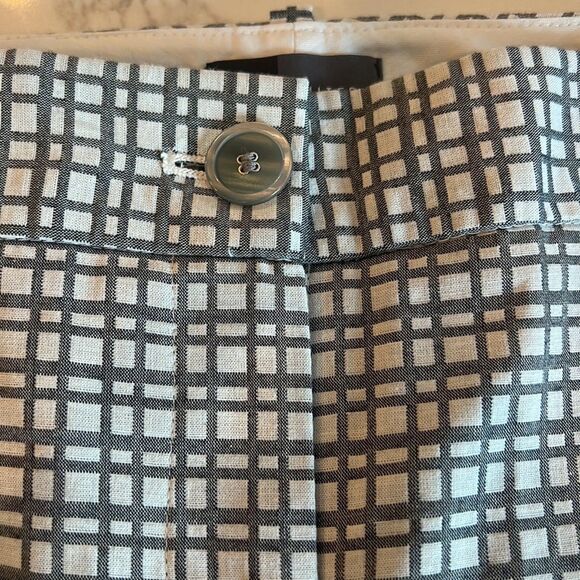 The Limited Gray & White Plaid Cropped Ankle Pants - Size 8 - Picture 4 of 8